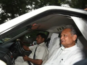 Sonia Gandhi to meet Ashok Gehlot today amid political crisis in Rajasthan, according to the Congress President's poll