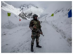 Kupwara district: Army patrol hit by avalanche kills three soldiers